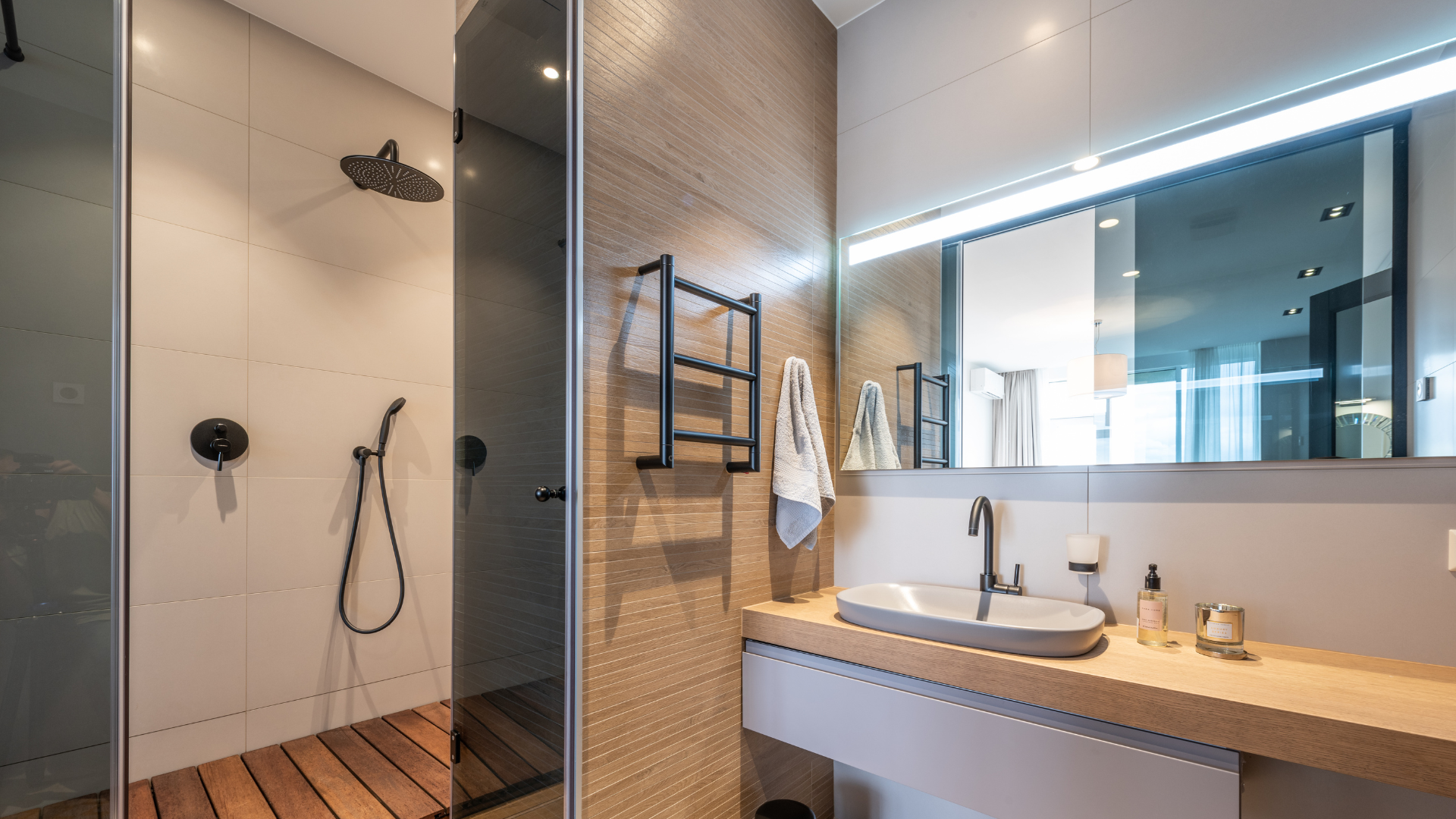 Het kiezen van de juiste verlichting voor je badkamer: tips en trends in 2024