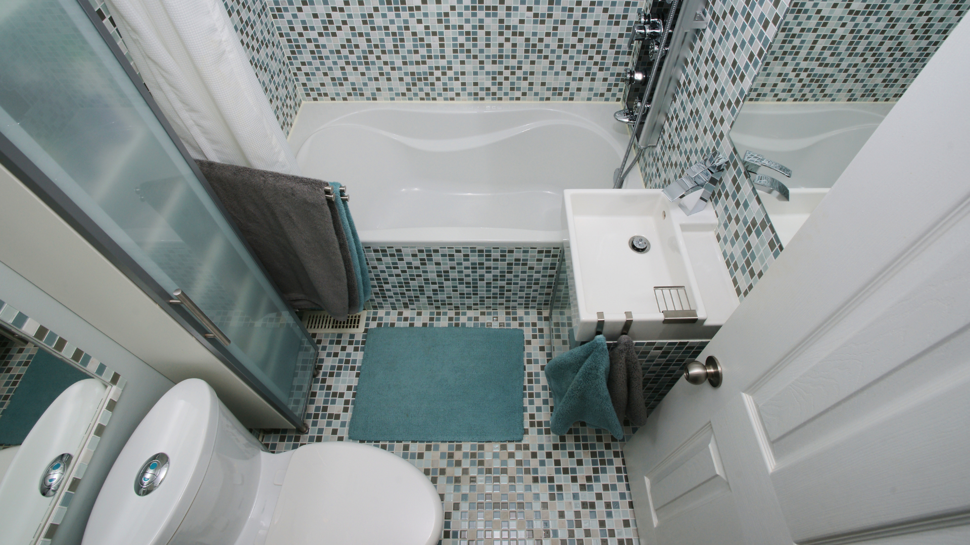 10 slimme opbergoplossingen voor een kleine badkamer (en praktische tips)