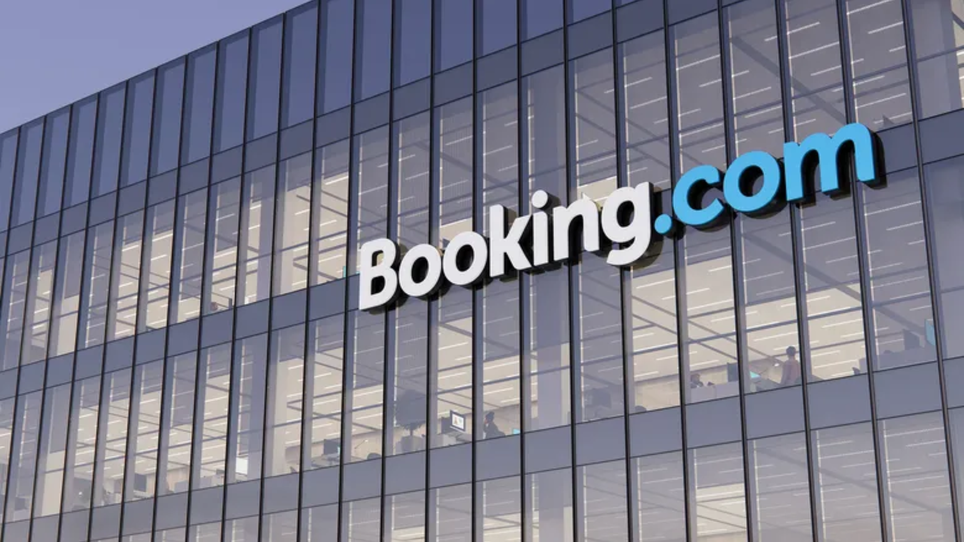 Booking.com misleidt klanten nog steeds met nepkortingen en verborgen kosten