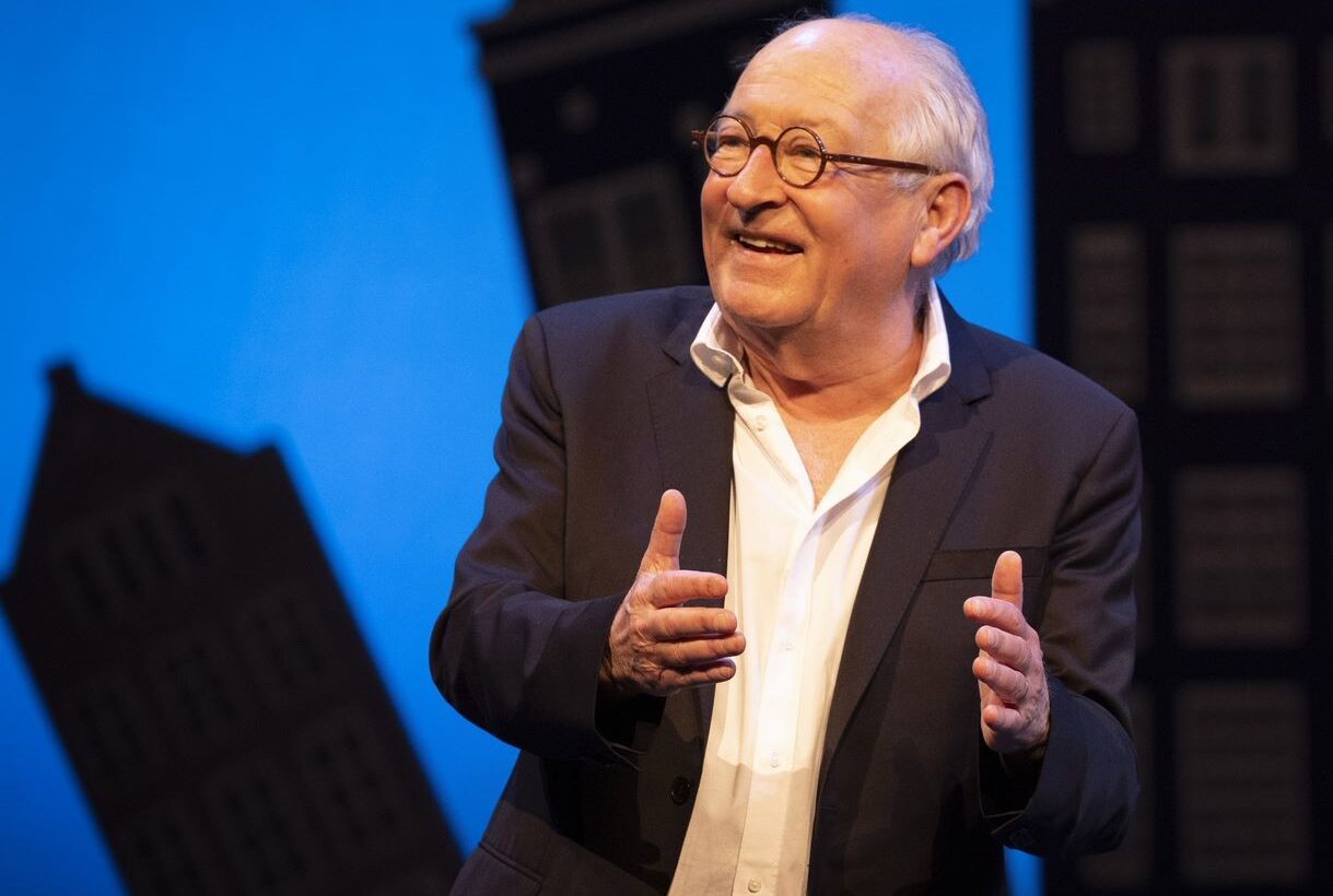 Zo anders zag Youp van ’t Hek er vroeger uit!