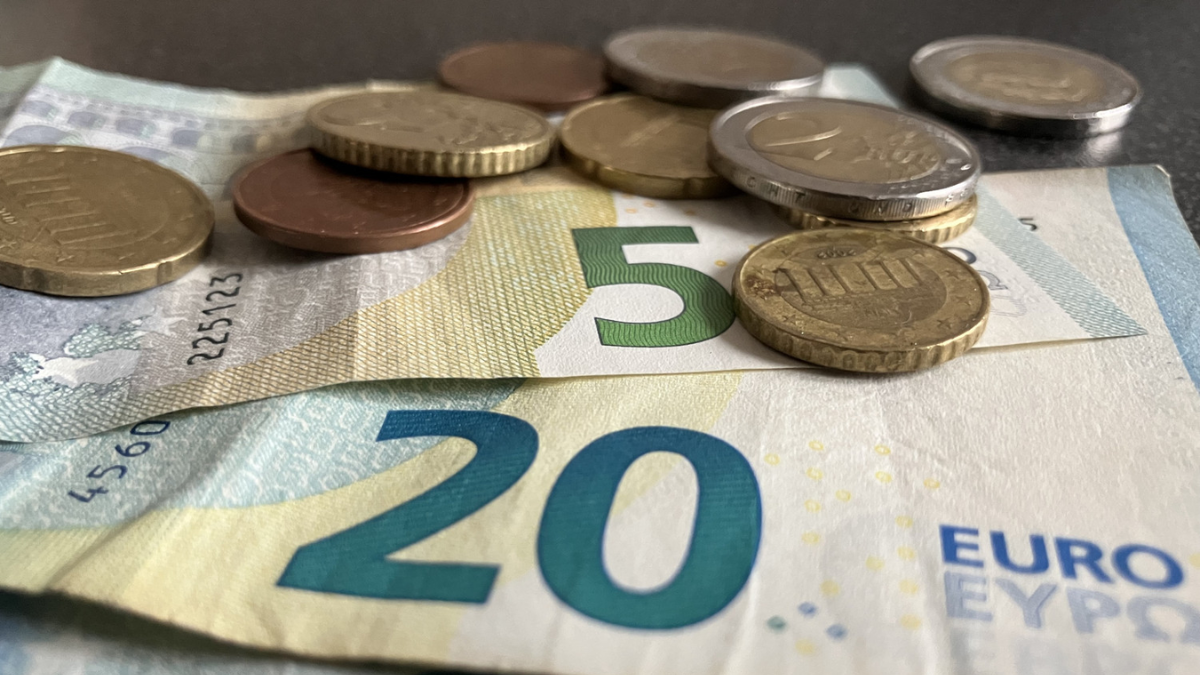 Zoveel contant geld mag je belastingvrij contant in huis bewaren