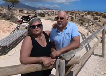 Tom (34) is woedend op zijn ouders: “Ze gebruiken mijn toekomstige erfenis voor vakanties”