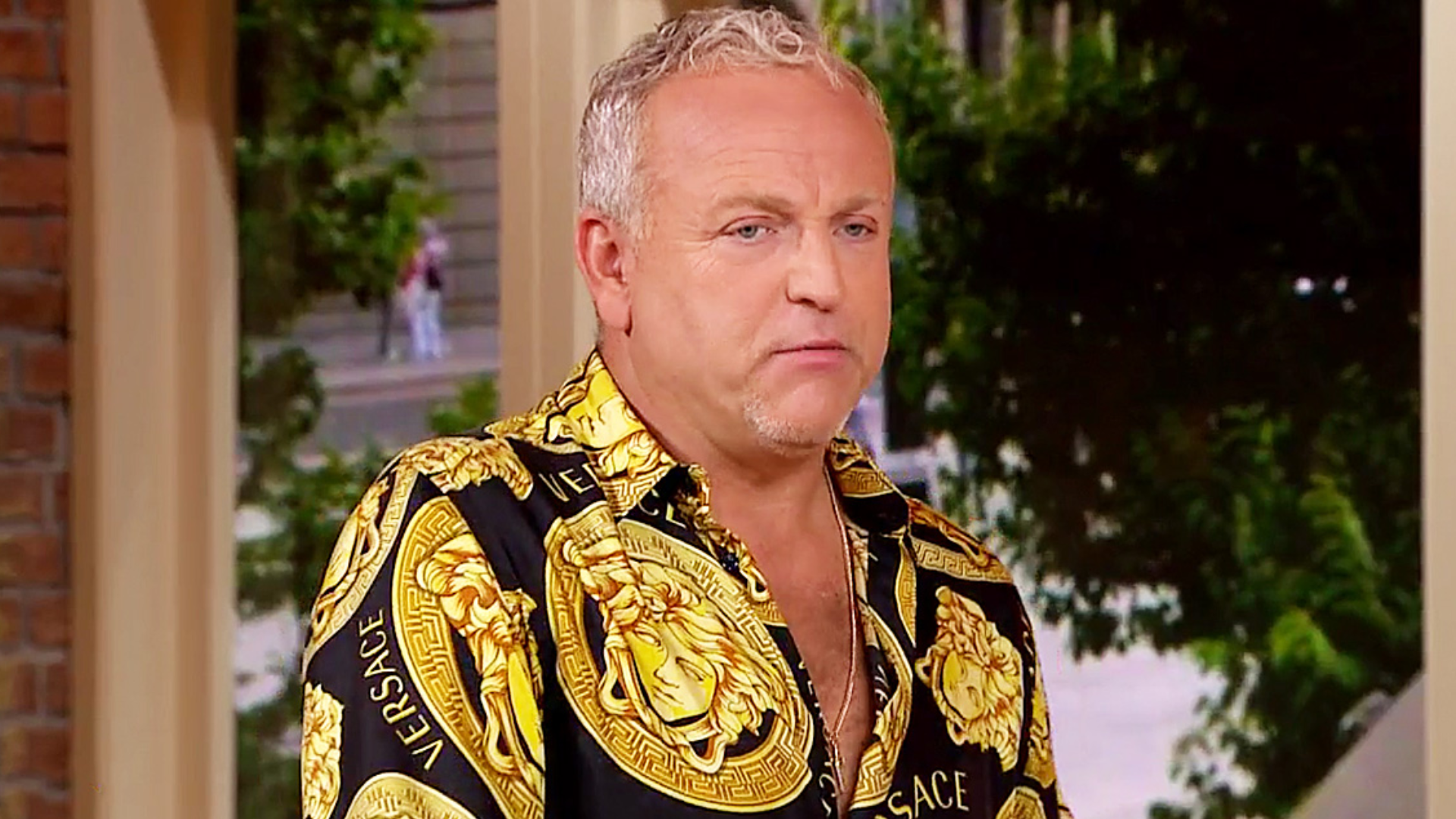 Gordon woedend over kritiek op nieuwe look: “Ik ben knapper dan ooit”