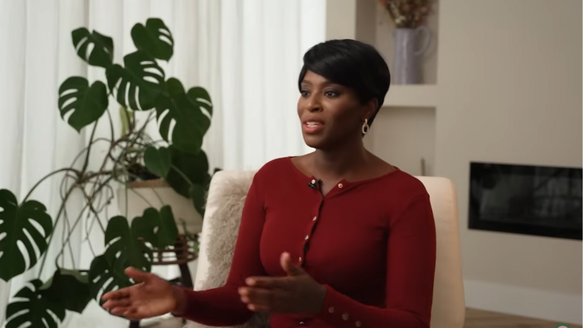 Debi leven als tradwife: “De man móét zorgen voor zijn vrouw en kinderen”