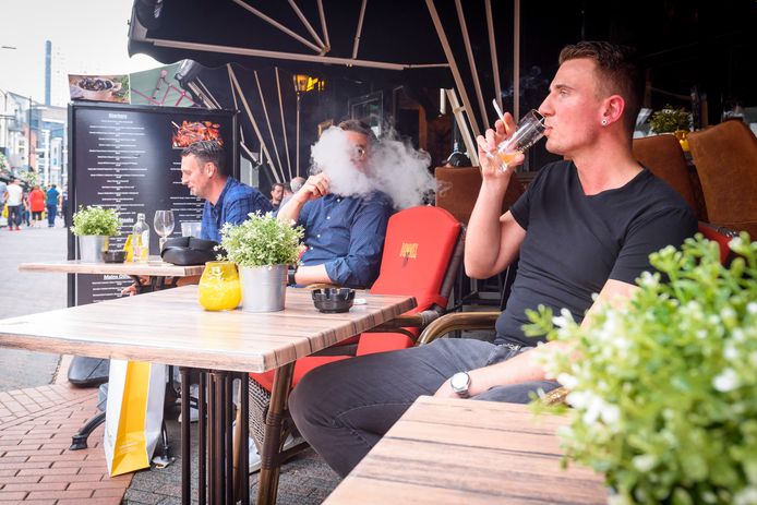 Onderzoek WHO: Duizenden doden per dag door alcohol, tabak en bewerkt voedsel