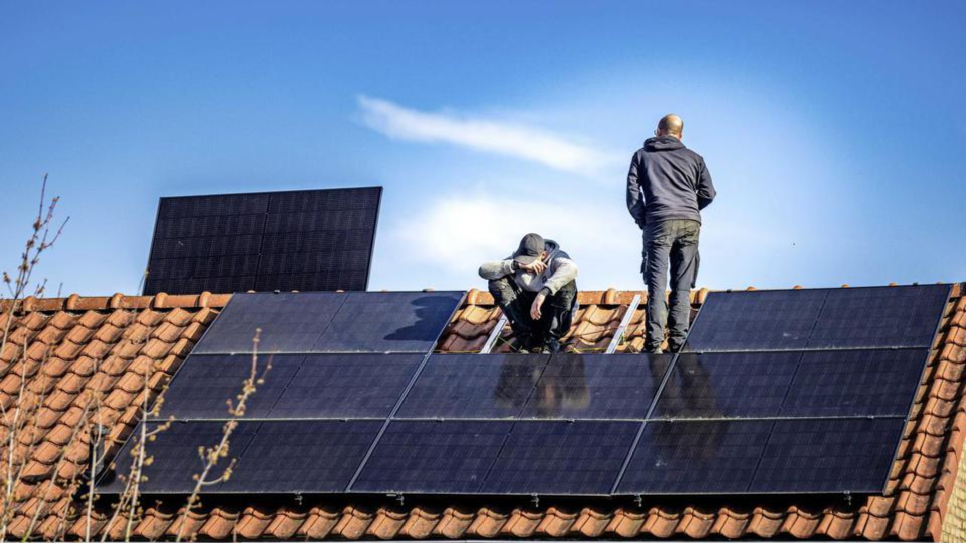 Voor ’balans’ op het stroomnet: Eneco schakelt zonnepanelen klanten op afstand uit