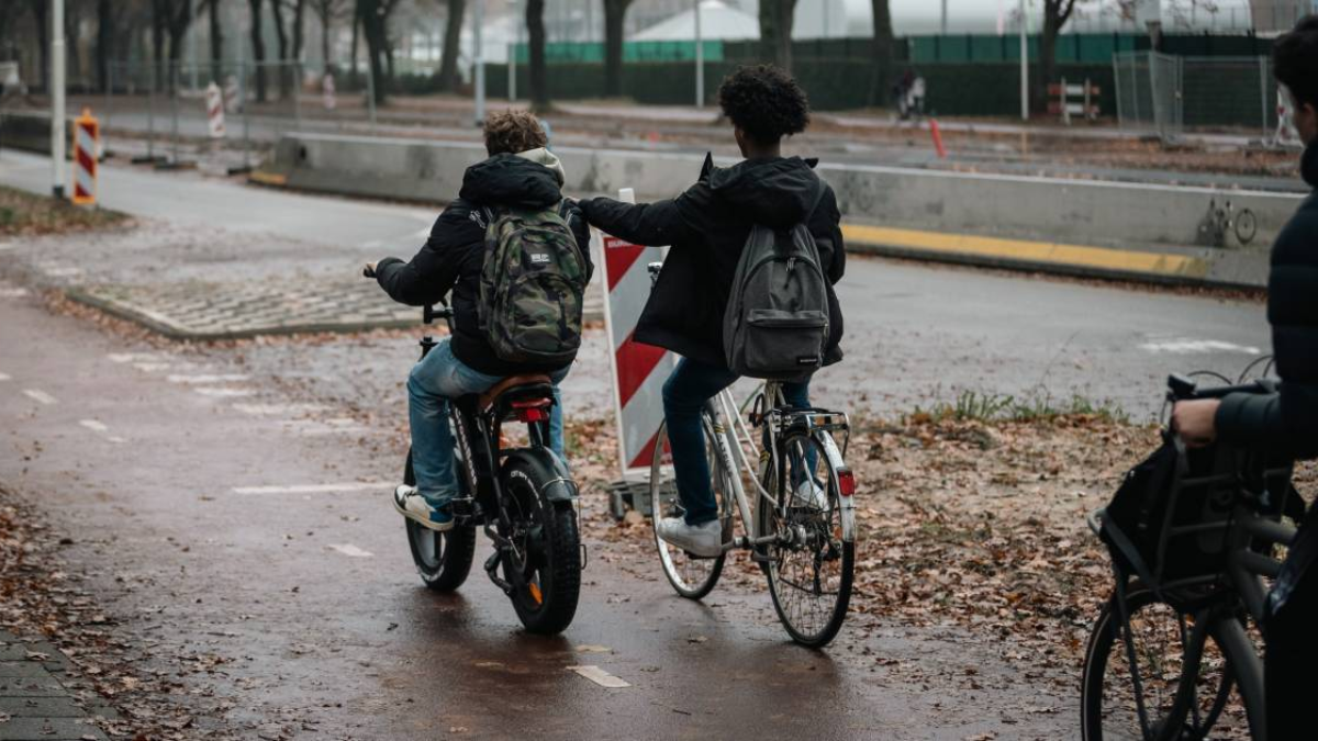 VVD pleit voor helmplicht, minimumleeftijd en brommerrijbewijs voor fatbike