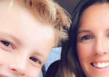 Moeder besteedt maandelijks € 4.000 aan designerkleding voor 10-jarige zoon: “Hij moet er wel goed bij lopen op school”