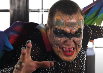 Vrouw (62) heeft haar hele vermogen besteed om een ‘genderloze draak’ te worden