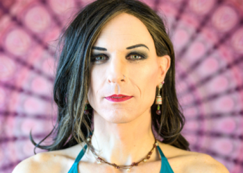 Eden (43): “Ik pleit dat kinderen vanaf 12 jaar hun eigen gender mogen kiezen in hun paspoort”