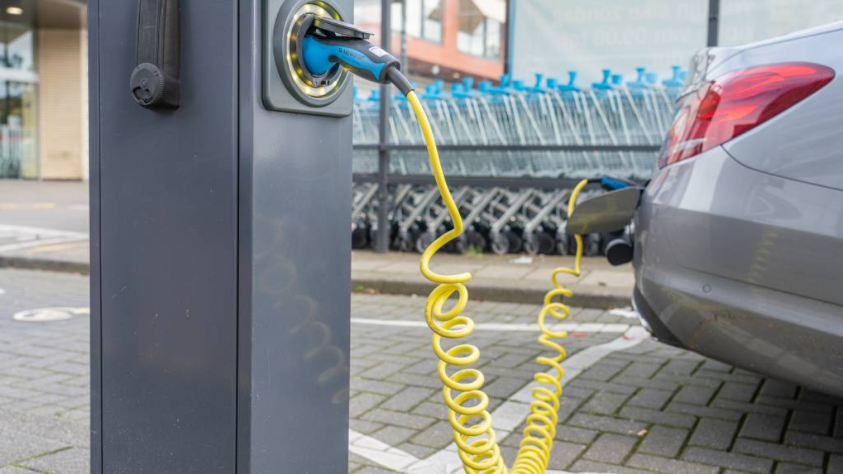 In cijfers: ‘Markt elektrische auto’s stort in elkaar’