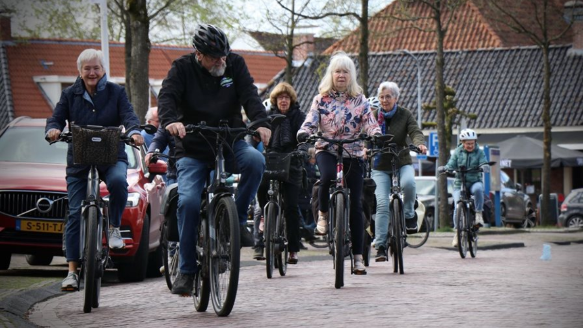 Eén op de tien Nederlanders verkoopt elektrische fiets na invoering helmplicht