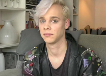 Floris is bedroefd dat mensen hem ‘meneer’ noemen: “Ik ben er echt klaar mee nu”