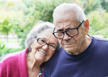 Opa (79) en oma (81) willen niet op kleinzoon passen: “Waarom niet gewoon naar een kinderdagverblijf?”