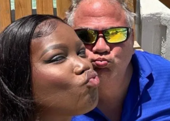 Dino (56) heeft een relatie met Joyceline (24): “Ze was eerst geïnteresseerd in sugar daddy’s, tot ze mij ontmoette”