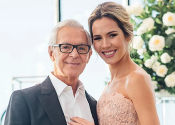 Elina (33) is dolgelukkig met 77-jarige miljardair Eduardo: “Liefde op het eerste gezicht”