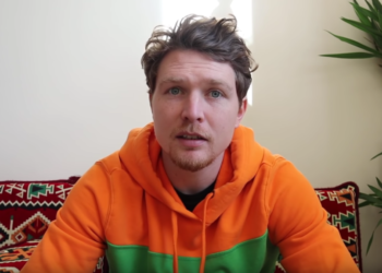 Veganistisch rolmodel eet weer vlees, vegan-fans zijn woest