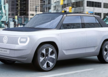 ‘Volkswagen moet de komst van nieuwe elektrische auto’s uitstellen’