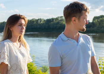 Mathilde (33): ‘Mijn man kijkt de hele tijd naar schaars geklede vrouwen’