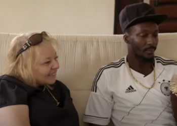 Michelle (58) heeft een relatie met model (21) uit Afrika: “Hij vind mij super aantrekkelijk: