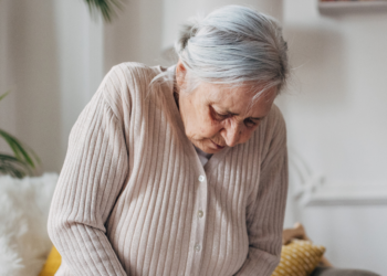 Doodzieke Tiny (69) wacht al 5 maanden op thuiszorg: ”Ik kan niet meer”