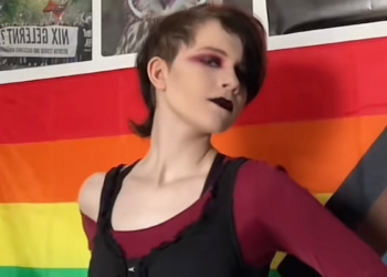 Non-binair identificeert zichzelf als robot: “Ik kan me niet gedragen als mens”