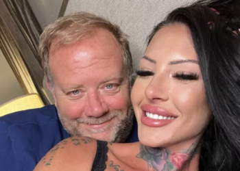 Leila is getrouwd met 25 jaar oudere miljonair: “Ik ben gevallen voor zijn passie en energie”