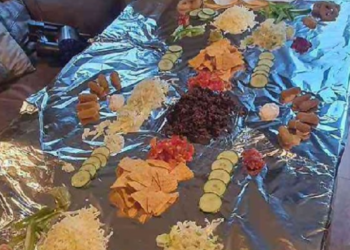 Rebecca (28): “Afwassen vind ik maar niks, wij eten met de handen van aluminiumfolie”