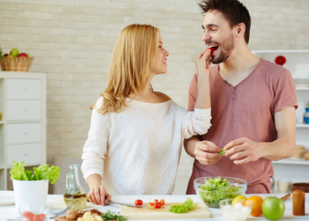 Jasper (28) wil samenwonen: “Van mijn vriendin mag ik dan geen vlees meer eten”