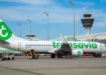 Transavia stopt met verkoop vega-saucijzenbroodjes: “Er is geen vraag naar”