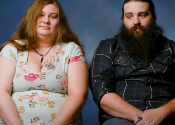 “Mijn vrouw duikt het bed in met andere mannen, ik moet filmen en toekijken”