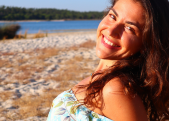 Sanne (33): “Als ik topless op het strand lig, krijg ik afkeurende blikken”