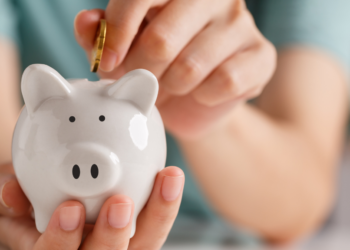 Ilona (32): “Mijn man denkt dat ik iedere maand 1000 euro spaar, maar ik maak alles op”