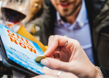 Sophie wil haar broer niet meer zien: “Hij wint een groot geldbedrag en deelt helemaal niks met mij!”