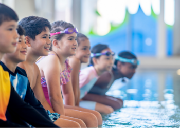 Kwart van ouders met lager inkomen zet kind niet op zwemles