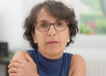 Claire (56): “Mijn man wil vervroegd met pensioen, maar ik wil nog niet samen thuis zitten.”