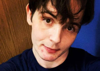 Damien draagt een luier in plaats van broek: “Ik begrijp niet dat ik geen werk kan vinden”