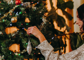 Waarom je kerstboom nu al opzetten je gelukkiger maakt