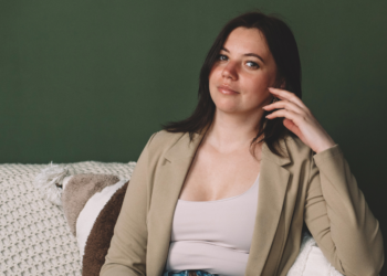 Marion (28): “Ik kan me de levensstijl van mijn vrienden niet veroorloven”