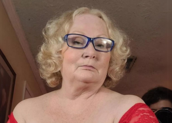 70-jarige Michelle op zoek naar een jonge gast: “Je zult niets voelen van mijn leeftijd”