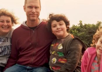 Ouders voeden kinderen regenboog-vriendelijk op: “Ze zijn allebei transgender”