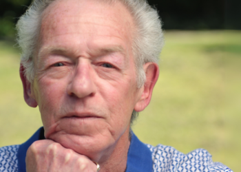 Peter (62) weigert over te stappen op online bankieren: “Ik vertrouw die technologie niet”