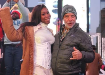 Multimiljonair Claudio (63) is verliefd op 37 jaar jongere Semie: “Ze is stapelgek op mij”