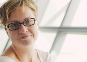 Sonja (40): “Mijn kinderen willen niet meer buiten spelen, hoe krijg ik ze van die schermen af?”