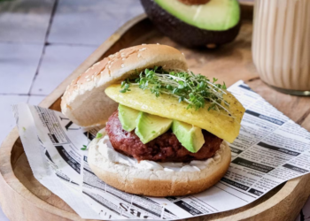 Steeds meer vleesvervangers: “Verkoop vleesvervangers aan horeca in twee jaar ruim verdubbeld”