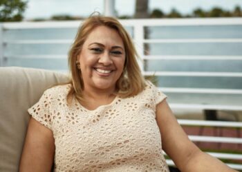 Anjali (49): “Mijn buren zijn aardig, maar ik wil geen vrienden met ze zijn”