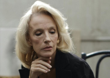 Caroline (58) enorm beledigd door cadeau: “Dat gééf je toch niet?!”