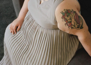 Esmee (29) weegt 250 kilo: “Ik lunch met 3 borden friet, 2 kroketten en een fles cola”