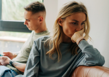 Influencer is helemaal van slag: “Mijn man heeft mijn leven geruïneerd, door hem moet ik een baan zoeken”