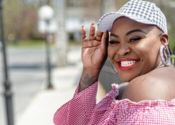 Lisa: “Ik wil geen lelijke mannen meer daten, daar ben ik te knap voor”